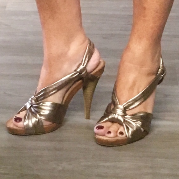 Gianni Bini Shoes - GIANNI BINI ▪️ Bronze Heels